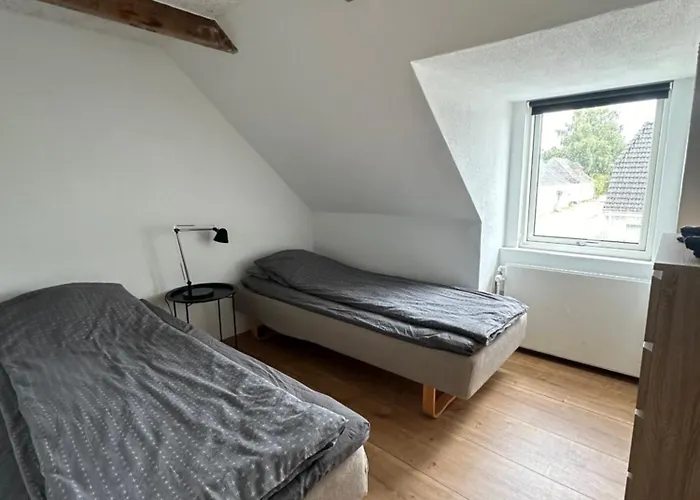 אכסניה Den Gamel Togstation גיב