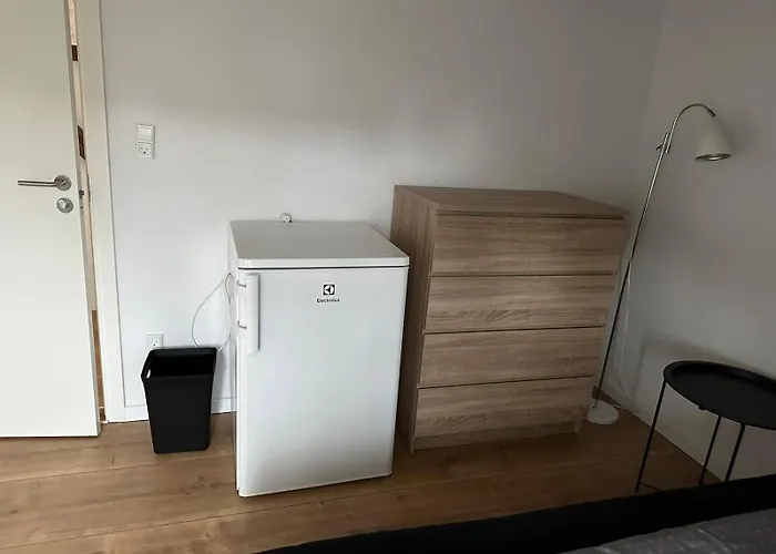 אכסניה Den Gamel Togstation *