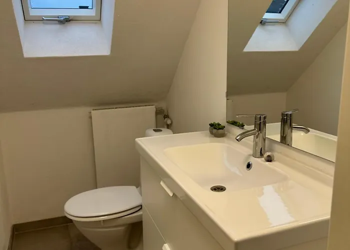 אכסניה Den Gamel Togstation *